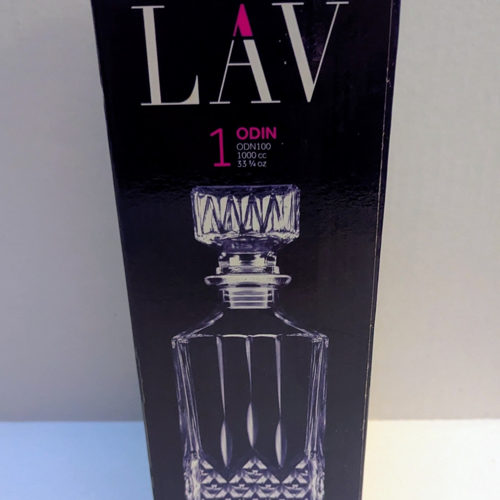 LAV SQUARE GLASS WHISKEY DECANTER W/STOPPER 9" DIAMOND PATTERN - NEW IN BOX